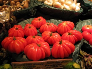 2-9フランス　パリ　高級スーパーのトマト